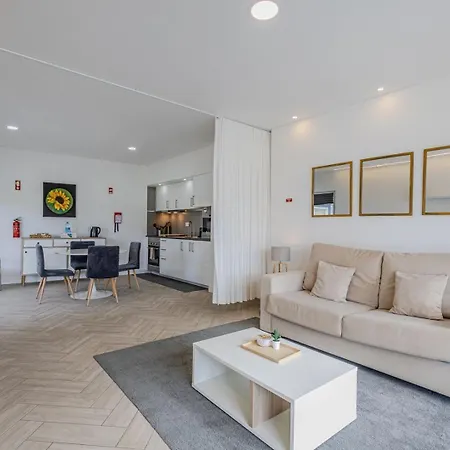 Πανσιόν Guestready - Charming Retreat With Garden 3*