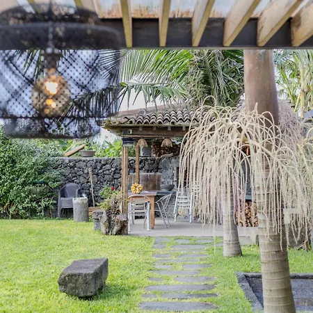 Πανσιόν Guestready - Charming Retreat With Garden 3*