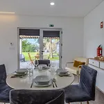 Guestready - Charming Retreat With Garden בית הארחה