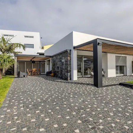 Maison d'hôtes Guestready - Charming Retreat With Garden 3*