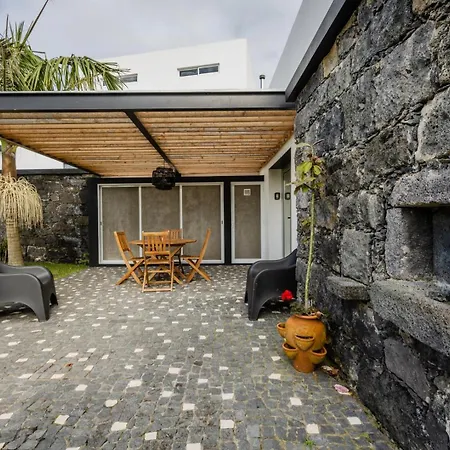 Maison d'hôtes Guestready - Charming Retreat With Garden Ribeira Grande