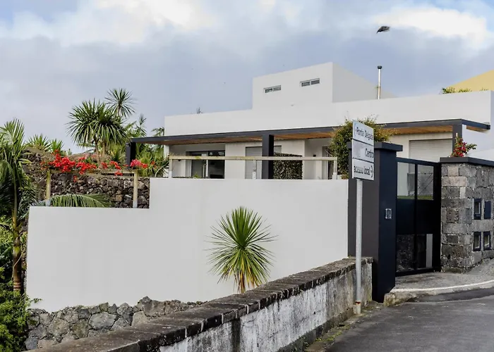 Guestready - Charming Retreat With Garden Pensjonat Ribeira Grande