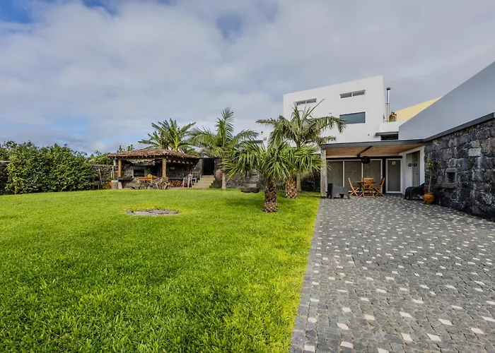 Guestready - Charming Retreat With Garden Gasthof