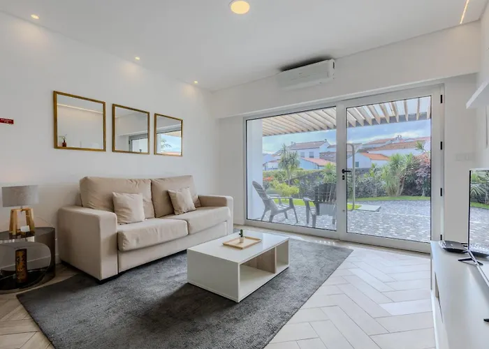 Guestready - Charming Retreat With Garden بيت ضيافة 3*