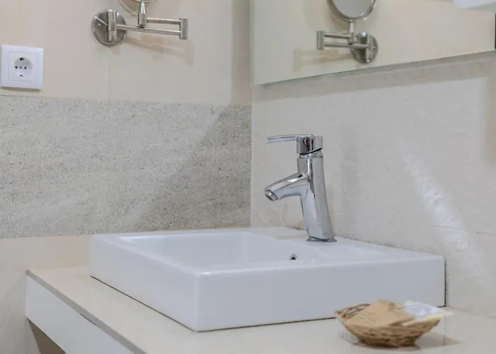 Guestready - Charming Retreat With Garden 3* هيبيرا غْريندي